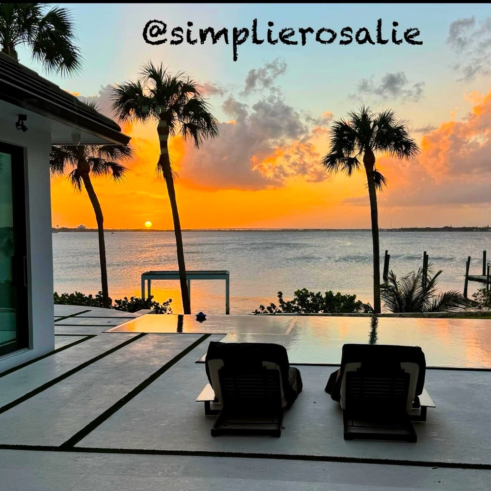 SIMPLIEROSALIE 📦 $4.99 DISCOUNT SHIPPING 📦 NOTIFICATION BANNER